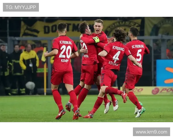 多特蒙德对弗赖堡首发：布兰特萨比策领衔